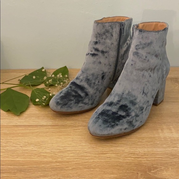 Steve Madden Velvet Ankle Boots with Heels - Picture 2 of 7